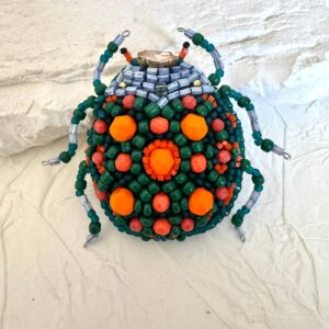 Broszka Kolorowy żuczek z koralików