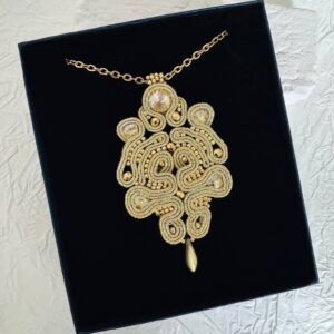 Unikatowy złoty wisior sutasz z kryształami